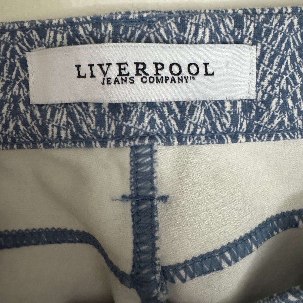 ⭐️Liverpool Jeans Company blue patterned pants - Picture 5 of 6